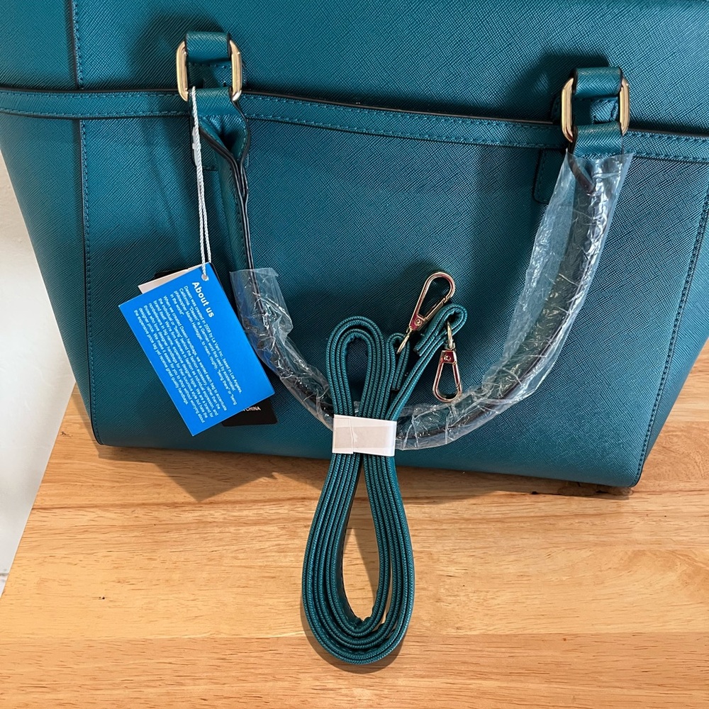 NWT bag by Dasein - Picture 4 of 4